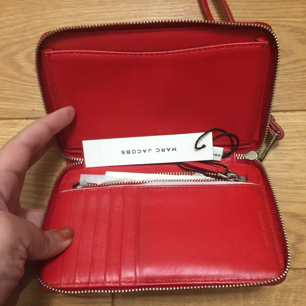 NWT Marc Jacobs shiny red embossed heart wallet - Picture 3 of 4